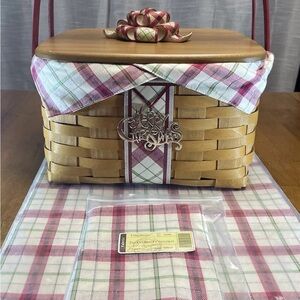 Longaberger 2013 Plaid Tidings Basket with Gold Ornament